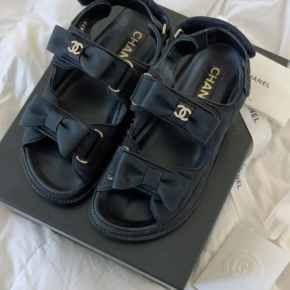 お洒落なレザーリボン♪【CHANEL】25SS ベルト ブラック CHANEL | Shoes | Chanel Ribbon Sandal 223 | Poshmark